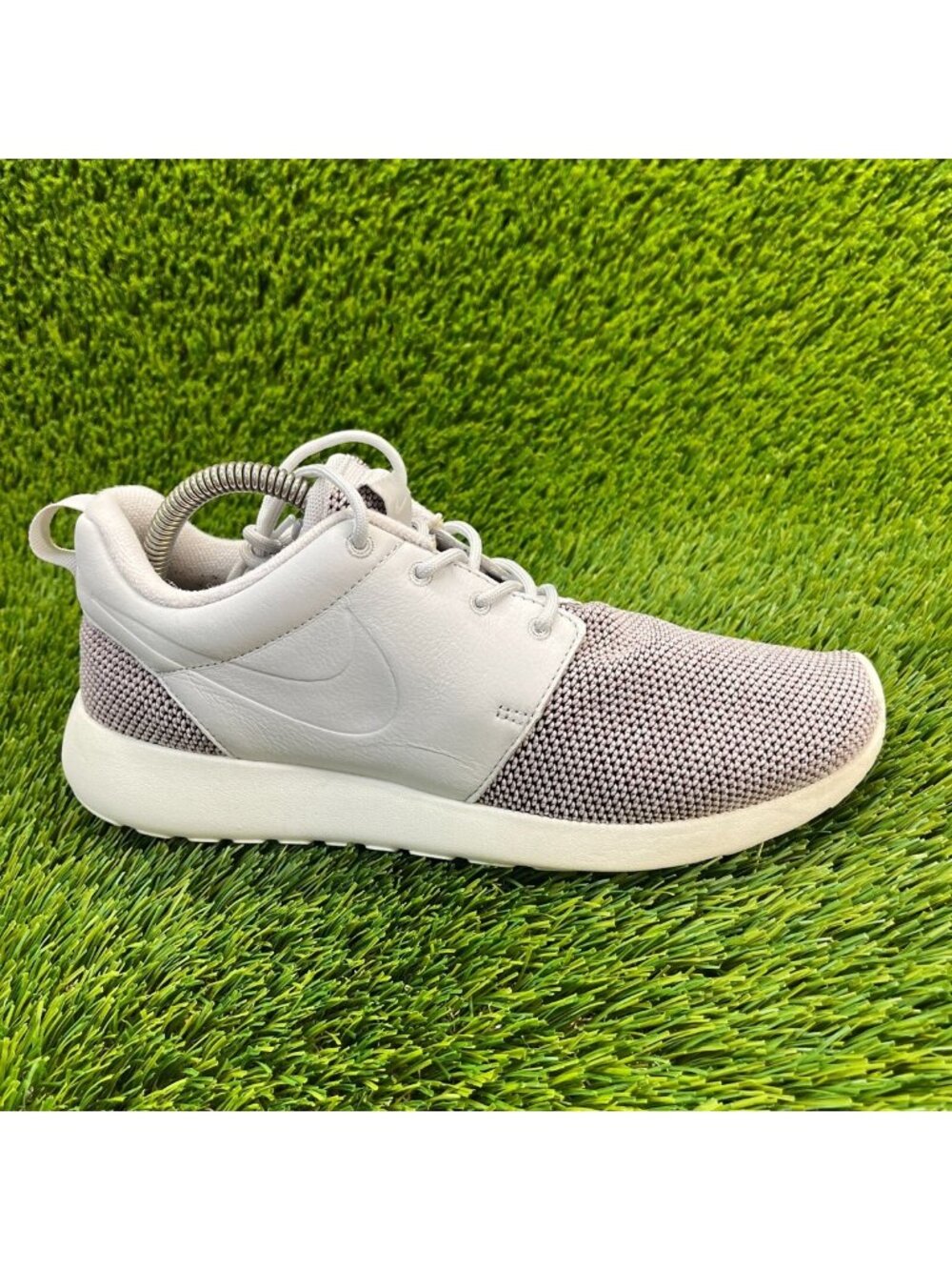 Nike Roshe One Knit Womens Size 8.5 Gray Purple White Athletic Shoes Sneakers